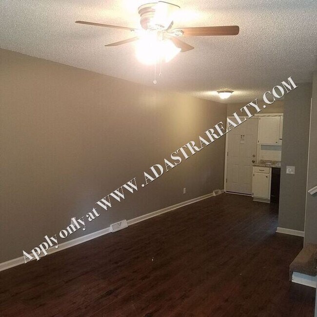Foto del edificio - Gorgeous 3 Bedroom Duplex in Olathe-Availa...