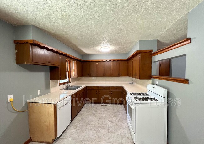 Building Photo - 510 W Pittsburg Pl