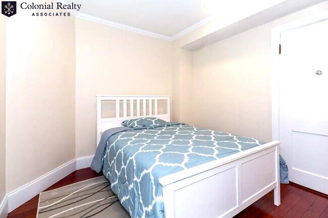 Building Photo - 1253 Beacon St