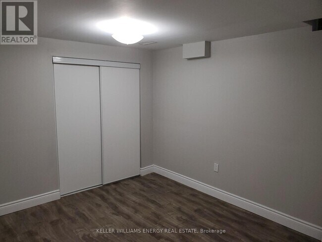 Photo du bâtiment - 1137 Norman Crescent