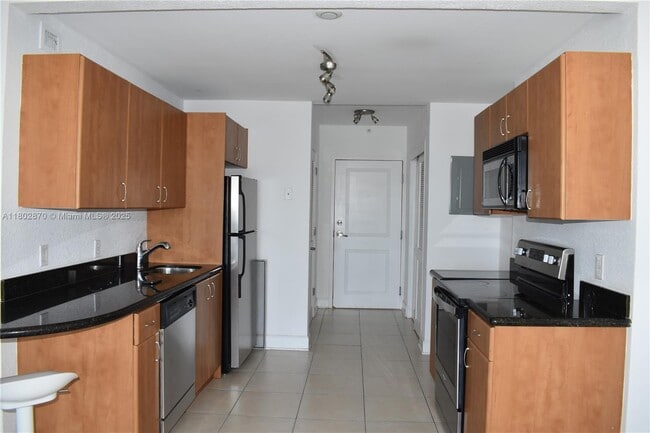Building Photo - 401 69th St