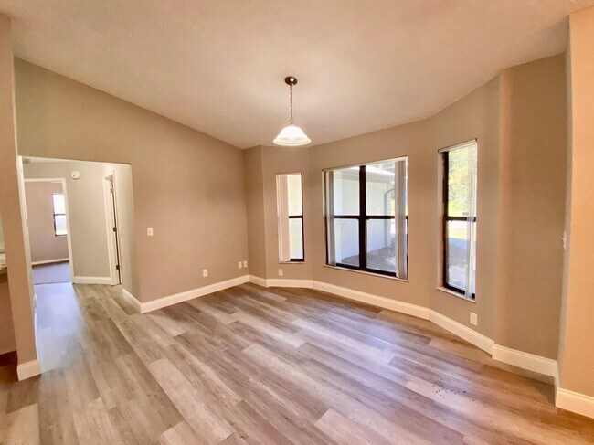 Foto del edificio - Three bedroom two bathroom Inverness Highlands Home