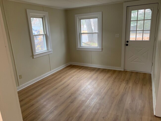 Sala de estar - 711 Fern St