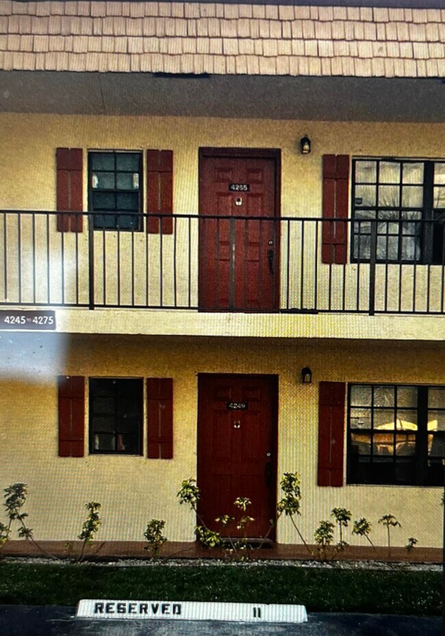 Building Photo - 4249 Oak Terrace Dr