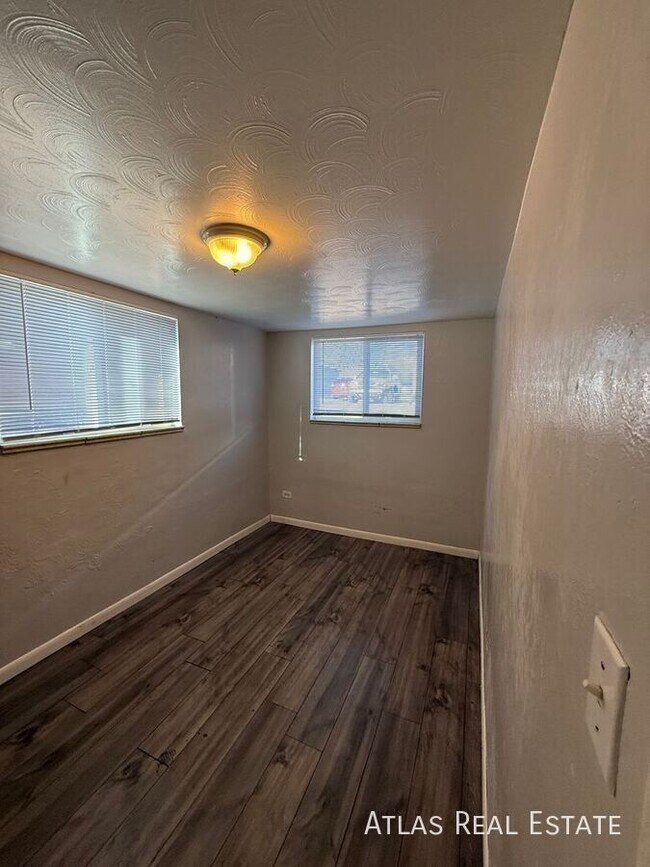 Foto del edificio - 5430 W 3rd Pl