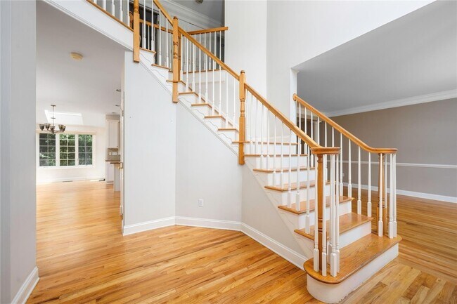 Foto del edificio - 46 McGuiness Ln