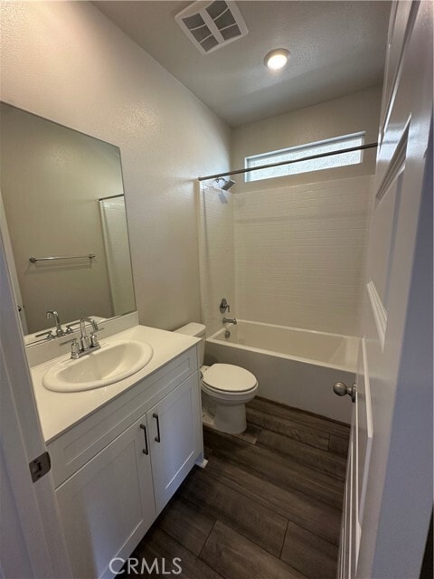 Foto del edificio - 35349 Hutchison Pl