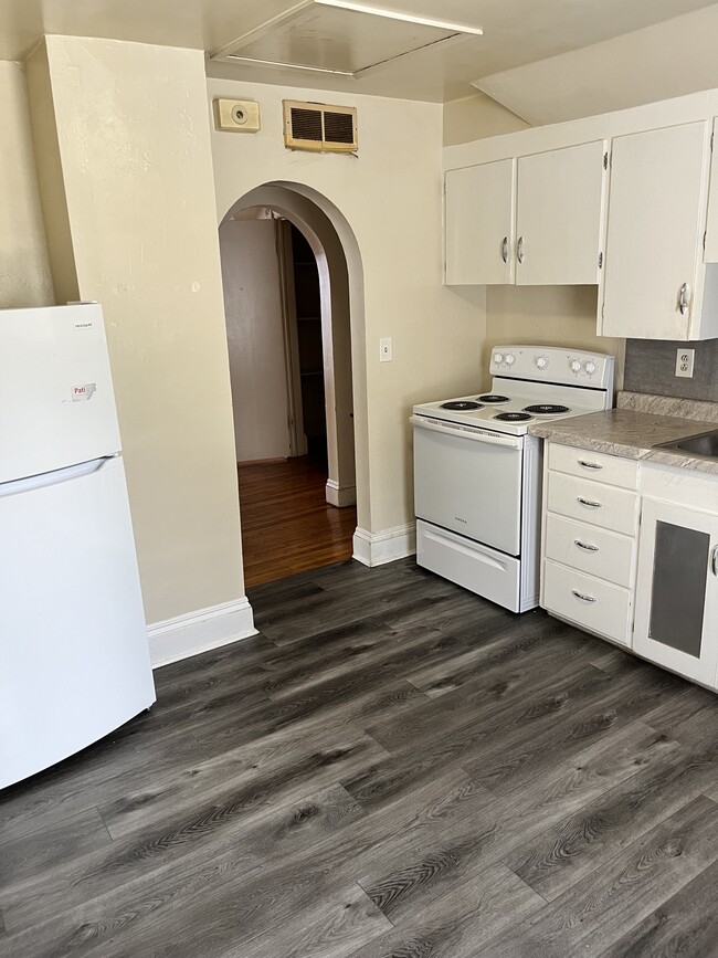 Building Photo - 222 Hammond Ave