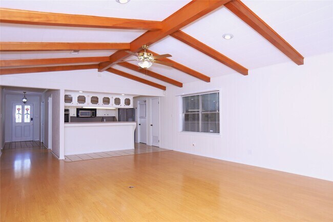 Foto del edificio - 115 Irwin Rd