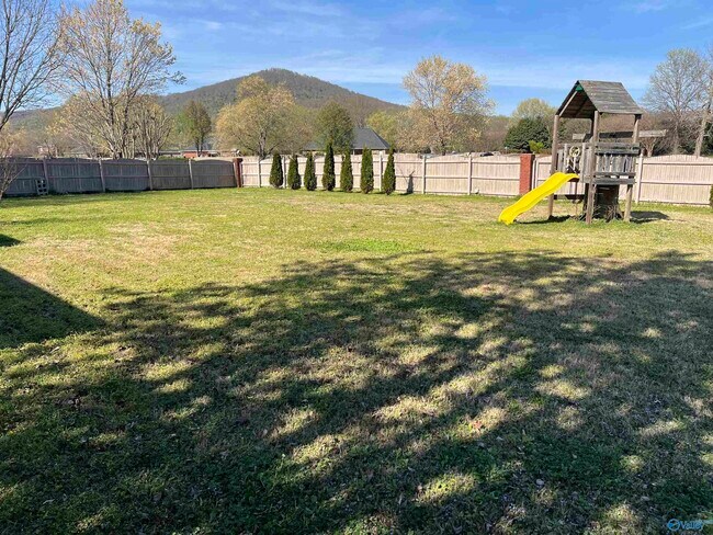 Building Photo - 2629 Quarter Ln SE