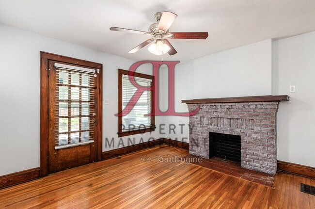 Building Photo - 247 E Jenkins Ave
