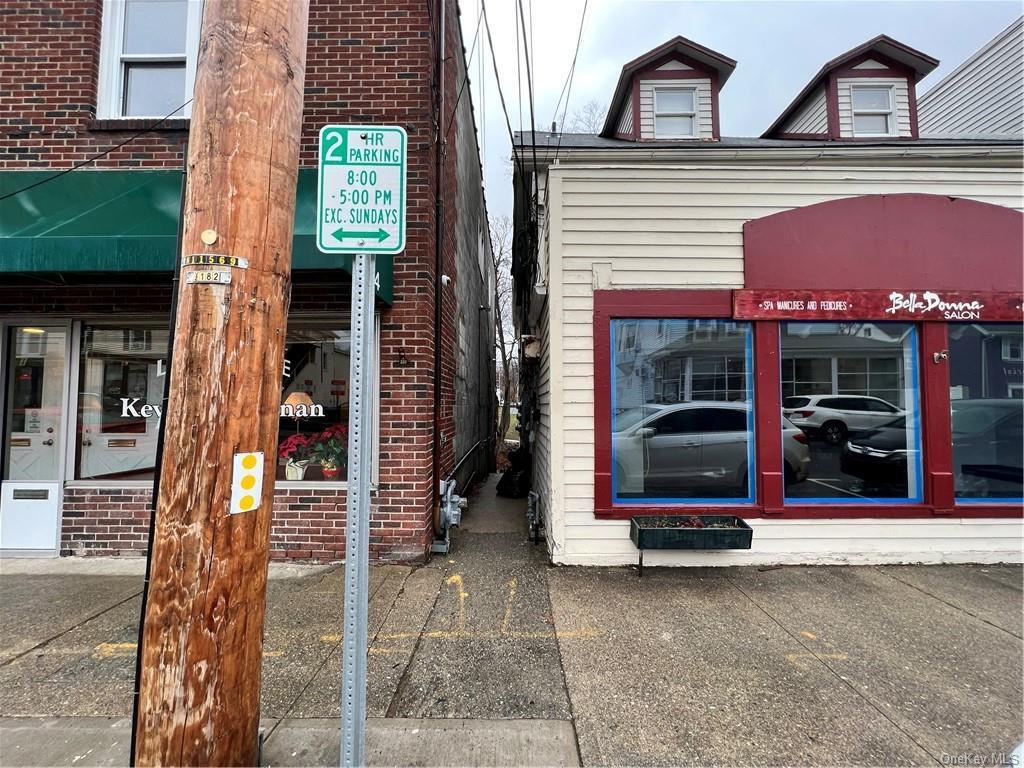 Primary Photo - 280 Main St