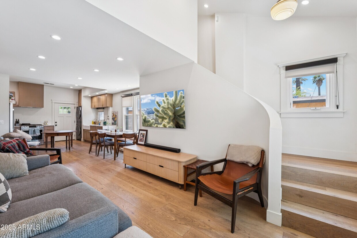 Foto principal - 755 E Moreland St