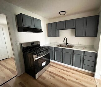 Building Photo - 301-303 Cobb St