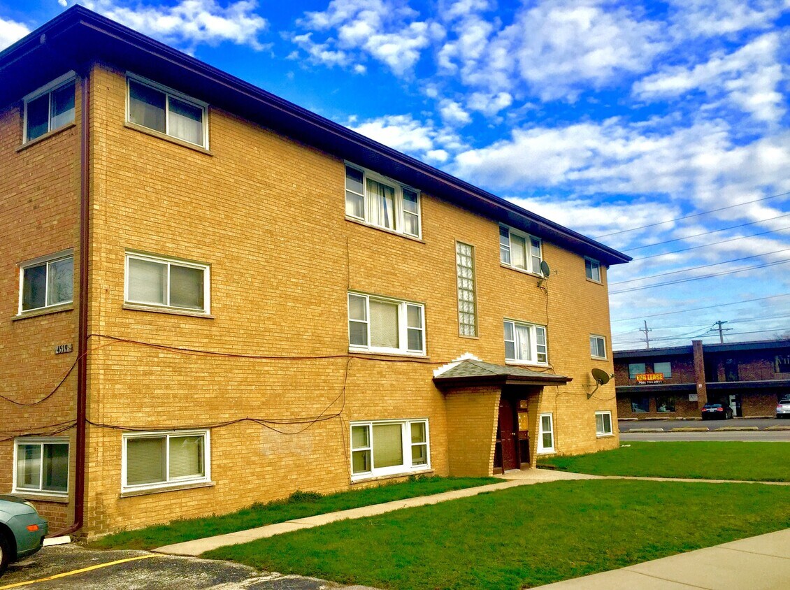 4519 Butterfield Rd Unit 1S, Bellwood, IL 60104 Apartments in