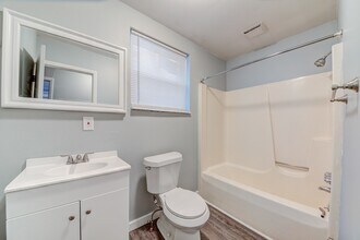 Building Photo - 438 Kathleen St