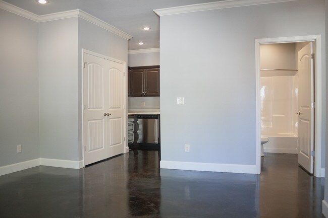 Photo - 4800 Reserve Dr
