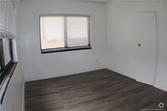 Building Photo - 1144 NW 30th St