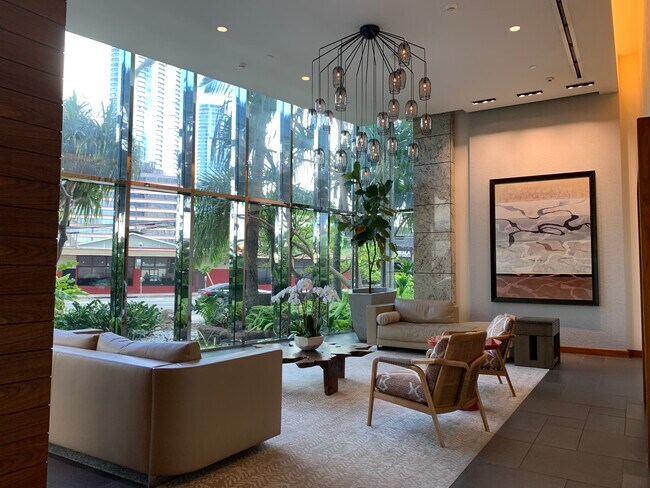Lobby w/concierge - 1189 Waimanu St