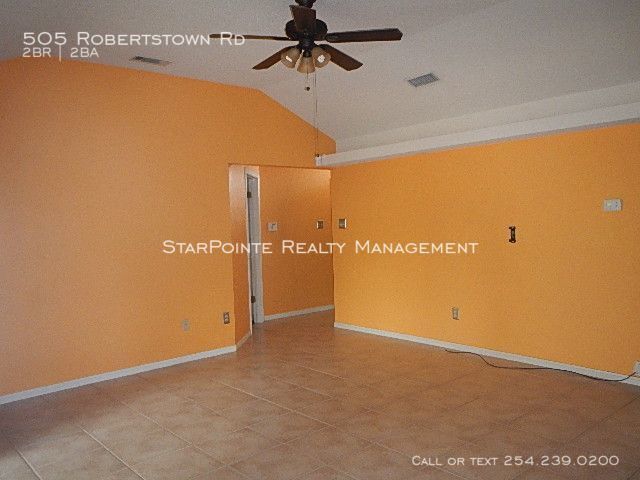 Foto del edificio - 505 Robertstown Rd.