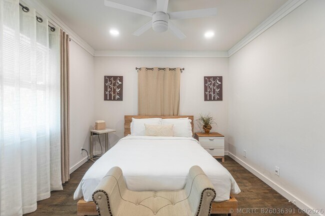 Foto del edificio - 1620 NE 8th St