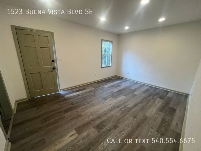 Building Photo - 1523 Buena Vista Blvd SE