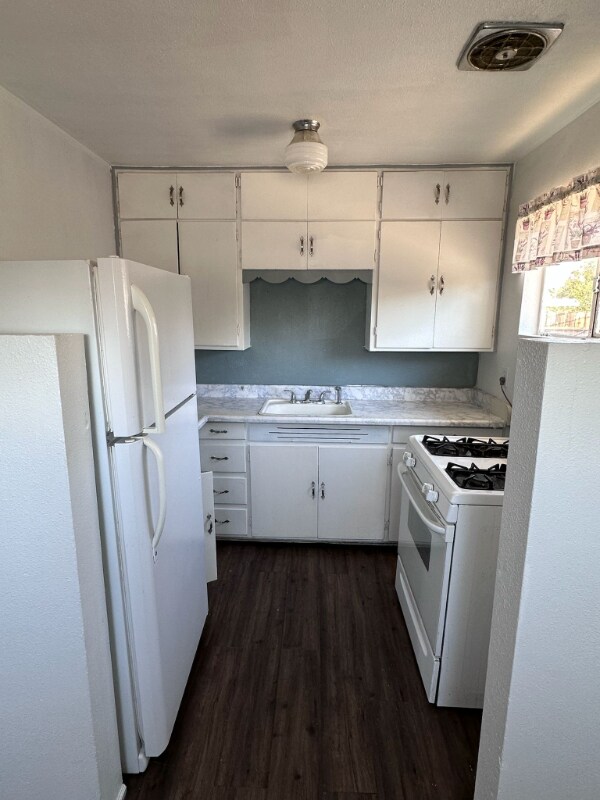 Foto principal - 15952 M St