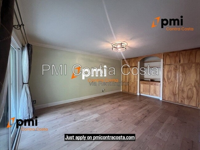 Building Photo - 460 N Civic Dr