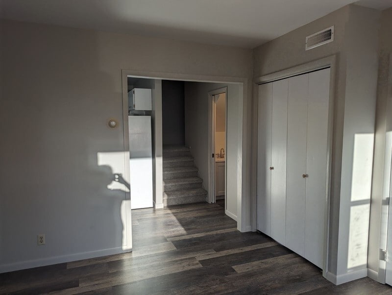 Building Photo - 657 S 400 E