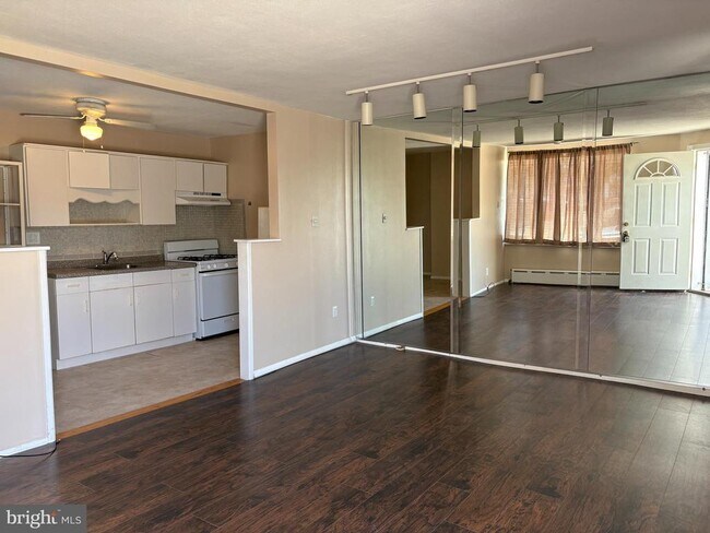 Foto del edificio - 2842 S Iseminger St