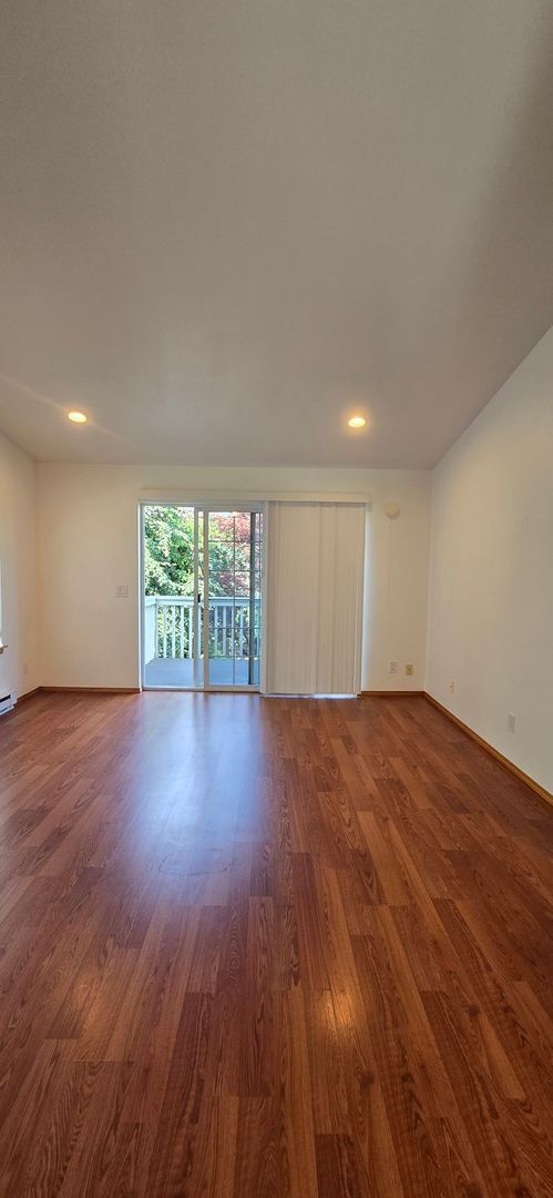 Building Photo - 1808 E Sunset Dr