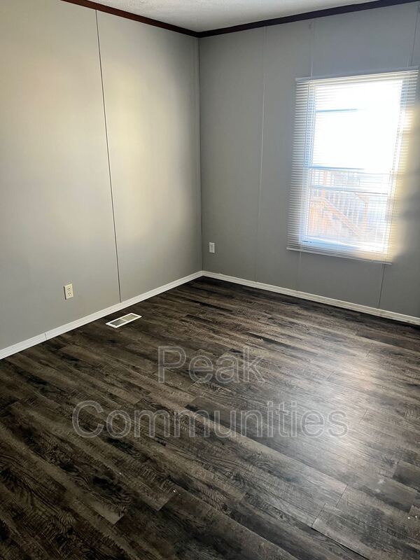 Building Photo - 159 Pine St