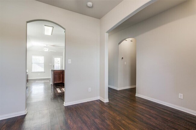 Building Photo - 737 Cedar Cove Dr