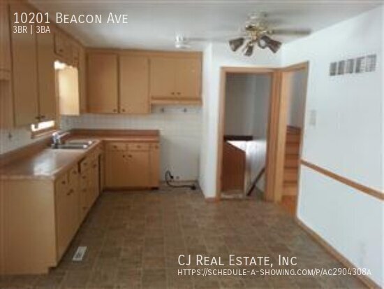 Foto del edificio - 10201 Beacon Ave