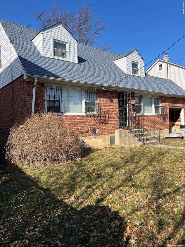 Primary Photo - 160-35 119th Dr