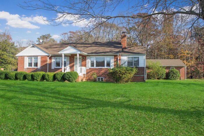 Primary Photo - 2842 Marshall Hall Rd