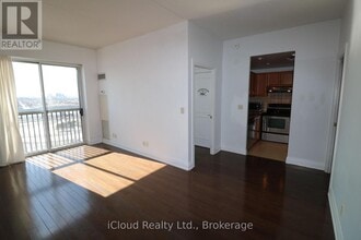 Building Photo - 2737 Keele St