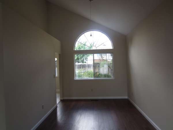 Foto del edificio - 5024 Lynbrook Dr