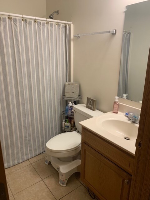 2 full size bathrooms - 124 Creekside Dr
