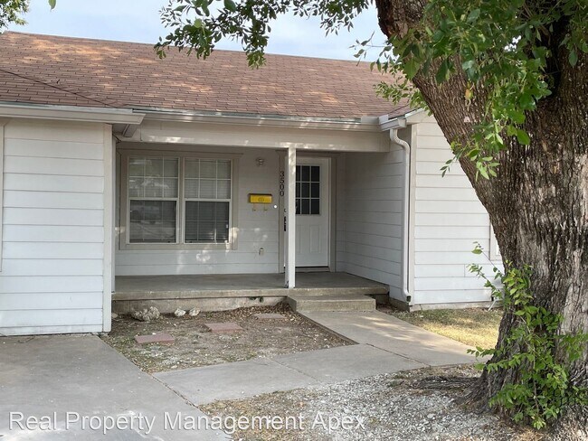 Building Photo - 3 br, 1 bath House - 3500 Wood Ave.