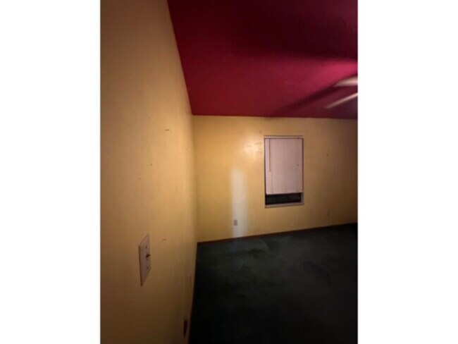 Building Photo - 5945 RobleLoma Dr
