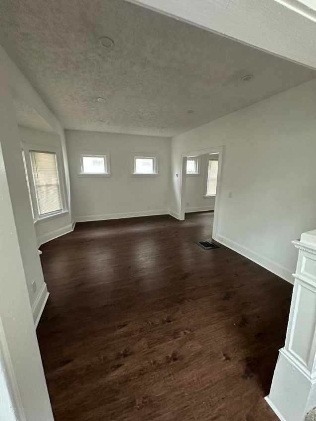 Building Photo - 3377 E 135th St