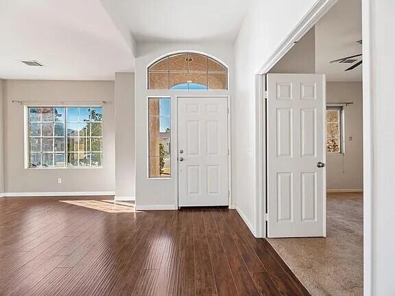 Foto del edificio - 44800 Calle Santa Barbara