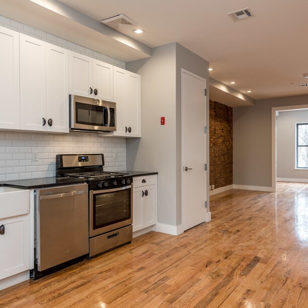 Foto principal - 465 Rogers Ave