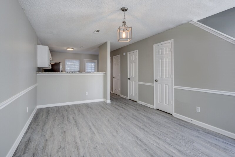 Primary Photo - 125 Fairfax Dr