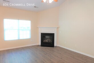 Building Photo - 604 Cromwell Dr