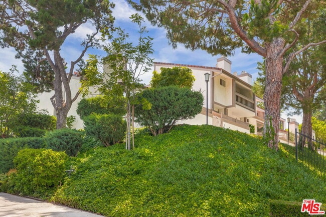 Building Photo - 17140 Palisades Cir