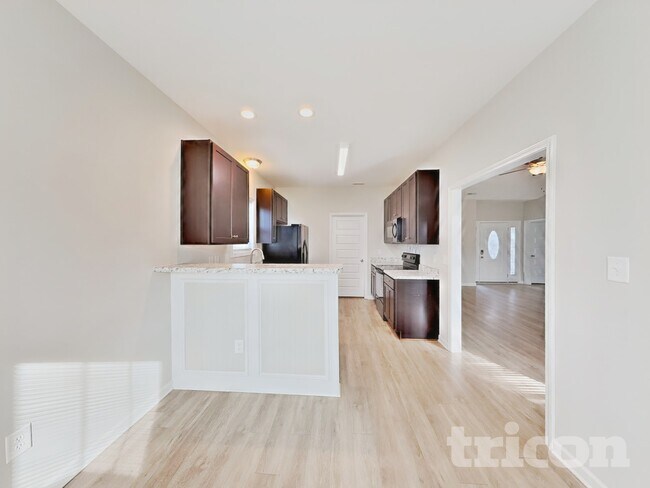 Foto del edificio - 232 Whetstone Dr