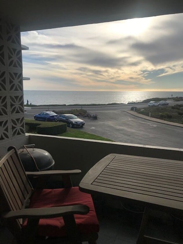 Primary Photo - Updated UNFurnished 1 Bedroom Ocean View C...