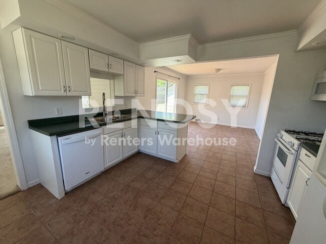 Building Photo - 2907 Knollwood Dr SE